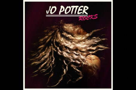 Jo Potter – Rocks